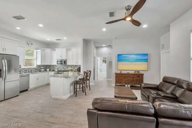 3196 Connecticut Ave, Naples, Florida 34112