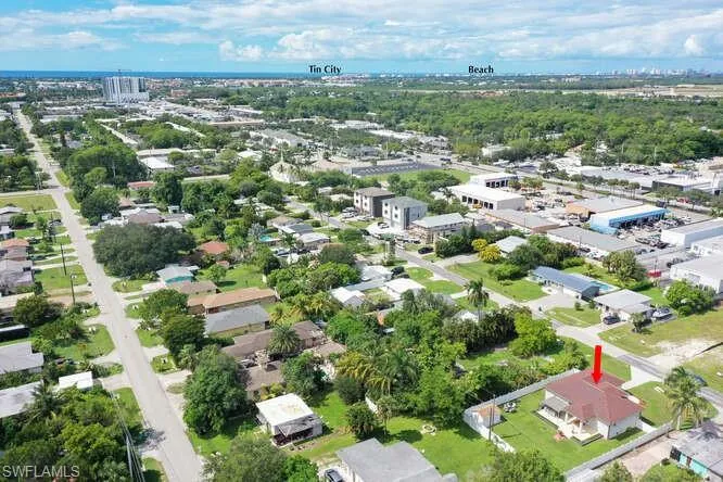 3196 Connecticut Ave, Naples, Florida 34112