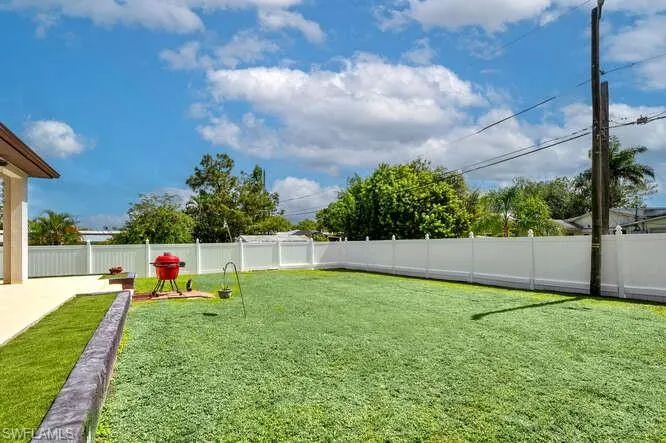 3196 Connecticut Ave, Naples, Florida 34112