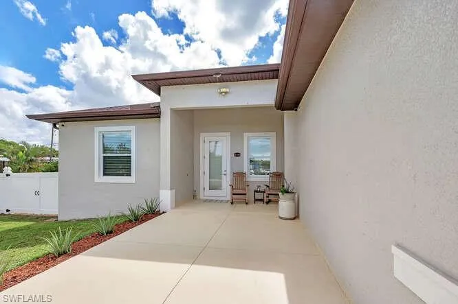 3196 Connecticut Ave, Naples, Florida 34112