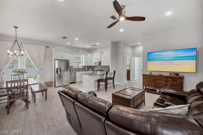 3196 Connecticut Ave, Naples, Florida 34112