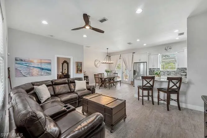 3196 Connecticut Ave, Naples, Florida 34112