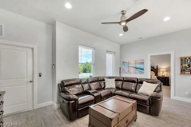 3196 Connecticut Ave, Naples, Florida 34112