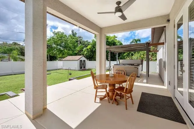 3196 Connecticut Ave, Naples, Florida 34112