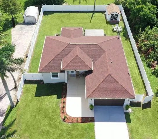 3196 Connecticut Ave, Naples, Florida 34112