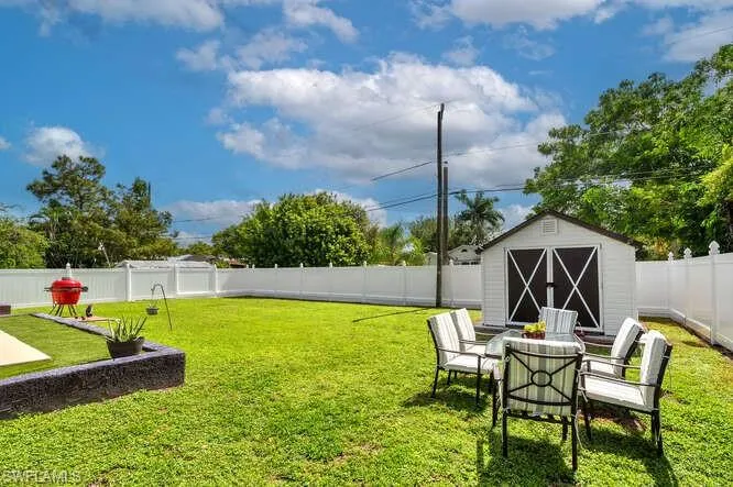 3196 Connecticut Ave, Naples, Florida 34112