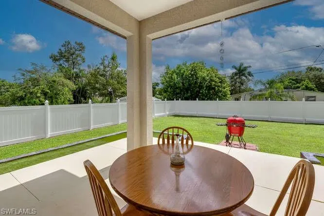 3196 Connecticut Ave, Naples, Florida 34112