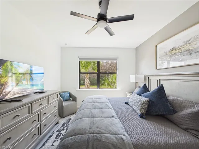 Bedroom with ceiling fan
