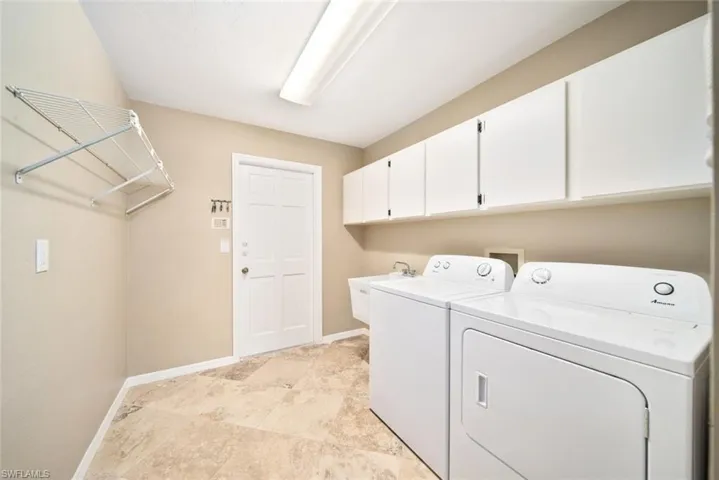 15661  Queensferry  DR, Fort Myers, FL 33912