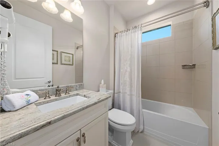 9917 Alhambra Ln, Bonita Springs, Florida 34135