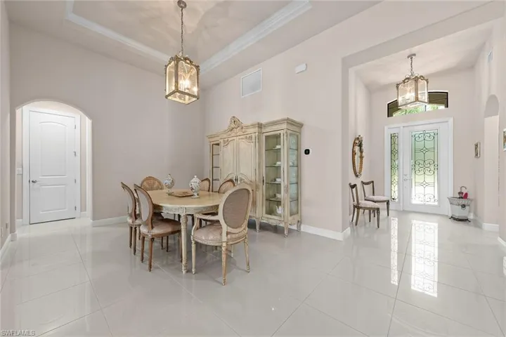 9917 Alhambra Ln, Bonita Springs, Florida 34135