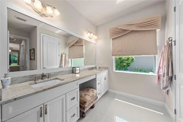 9917 Alhambra Ln, Bonita Springs, Florida 34135
