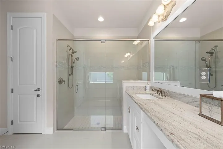 9917 Alhambra Ln, Bonita Springs, Florida 34135