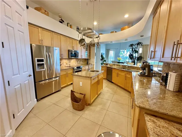 5593 Whispering Willow Way, Fort Myers, Florida 33908