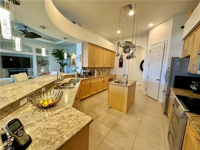 5593 Whispering Willow Way, Fort Myers, Florida 33908