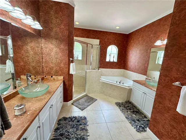 5593 Whispering Willow Way, Fort Myers, Florida 33908