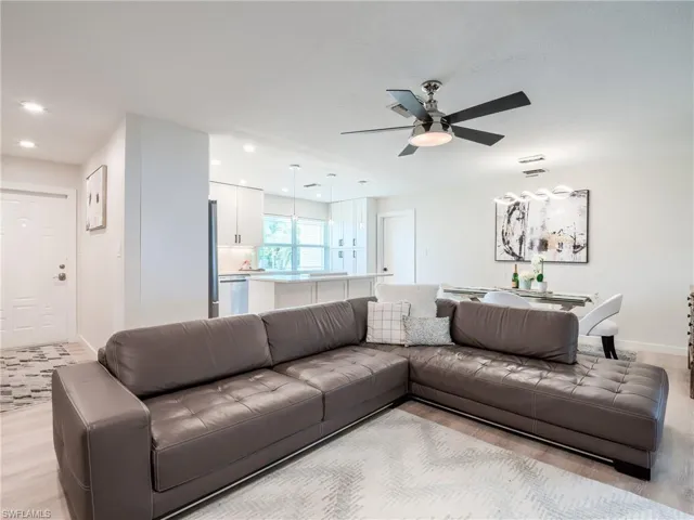 849  Lake McGregor  DR, Fort Myers, FL 33919