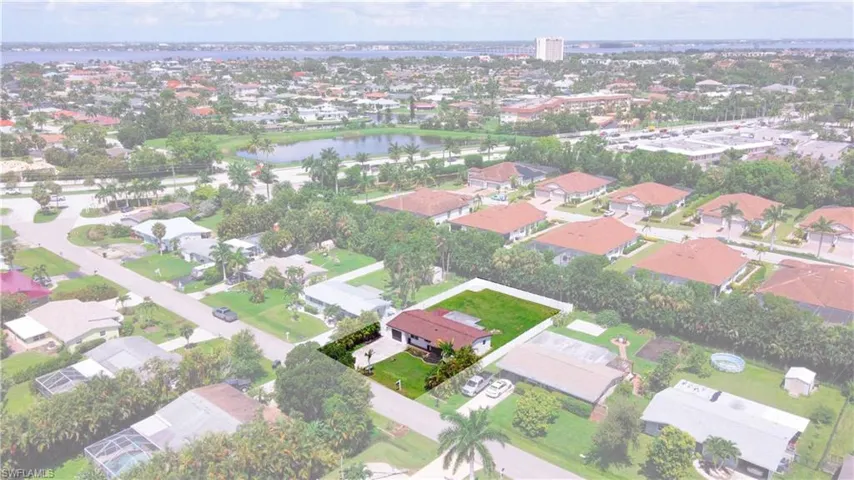 849  Lake McGregor  DR, Fort Myers, FL 33919
