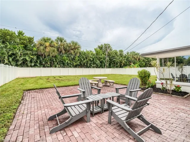 849  Lake McGregor  DR, Fort Myers, FL 33919