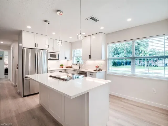 849  Lake McGregor  DR, Fort Myers, FL 33919