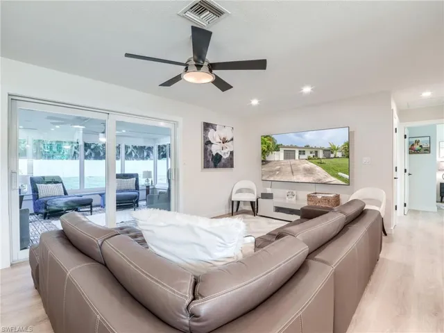 849  Lake McGregor  DR, Fort Myers, FL 33919