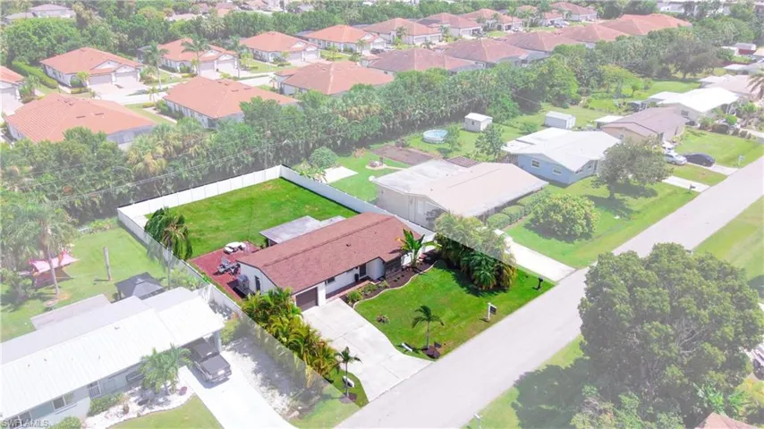 849  Lake McGregor  DR, Fort Myers, FL 33919