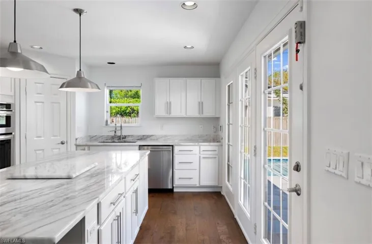 1175 9th Ave N, Naples, Florida 34102