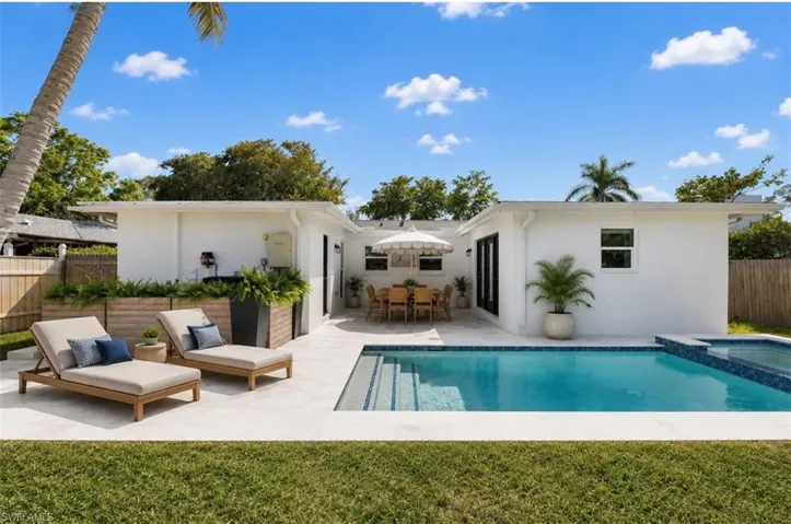 1175 9th Ave N, Naples, Florida 34102