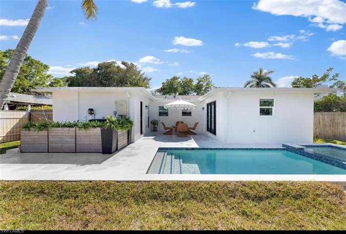 1175 9th Ave N, Naples, Florida 34102
