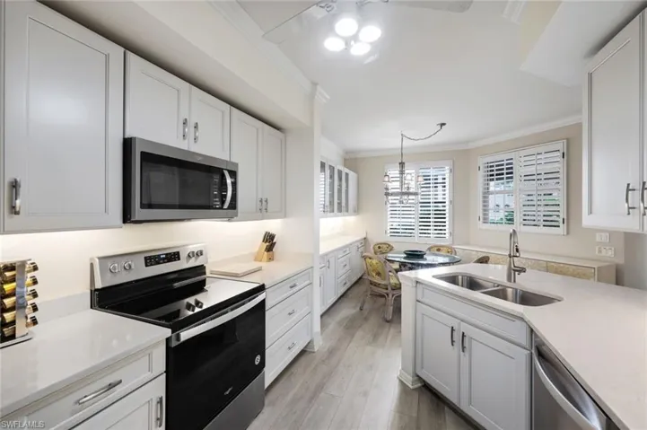 400  L Ambiance  CIR, Naples, FL 34108