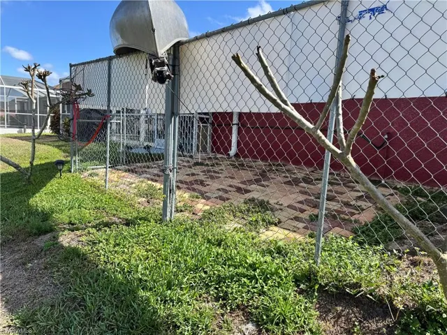 Outside pet pen