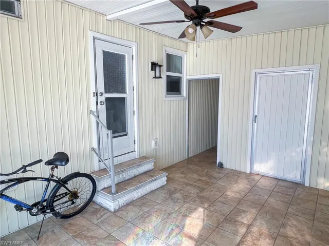 Front Lanai and entry