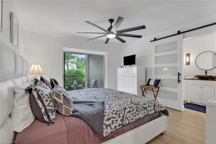 788 Park Shore Dr E14, Naples, Florida 34103