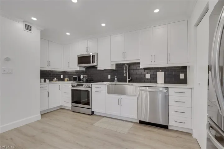 788 Park Shore Dr E14, Naples, Florida 34103