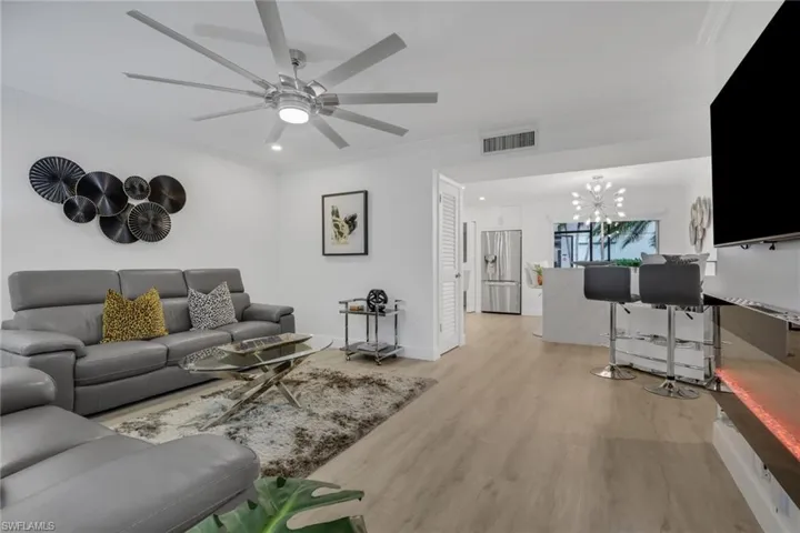 788 Park Shore Dr E14, Naples, Florida 34103