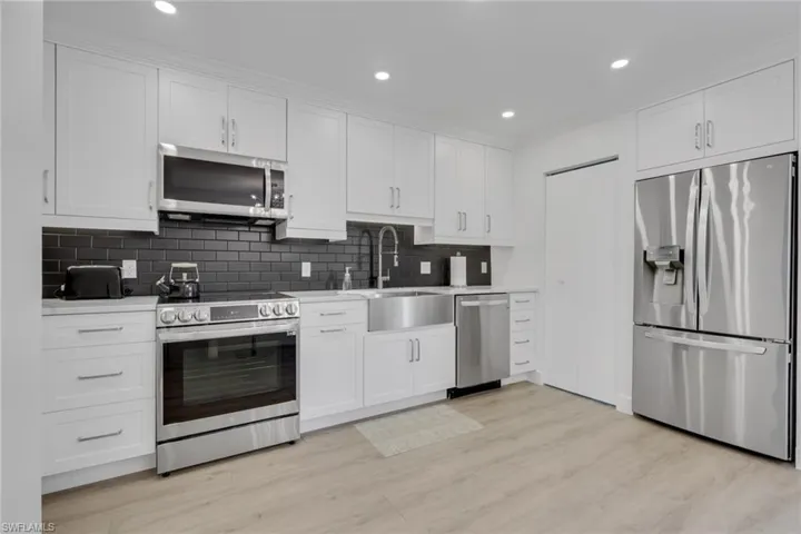 788 Park Shore Dr E14, Naples, Florida 34103