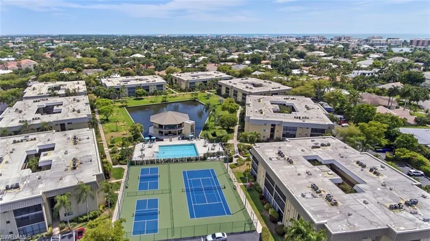 788 Park Shore Dr E14, Naples, Florida 34103