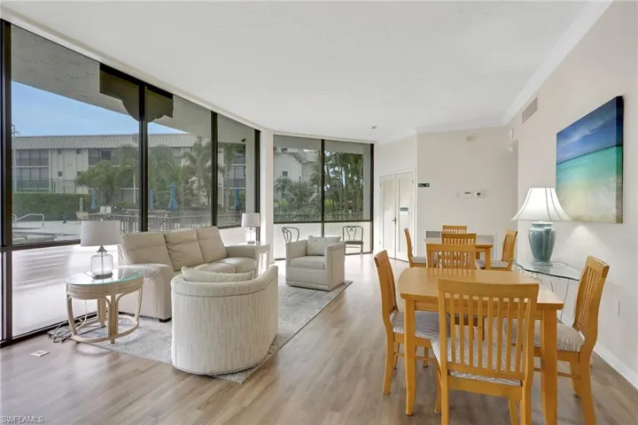788 Park Shore Dr E14, Naples, Florida 34103