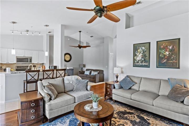 2865 Cypress Trace CIR # 202, NAPLES FL 34119