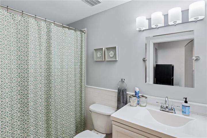 2865 Cypress Trace CIR # 202, NAPLES FL 34119