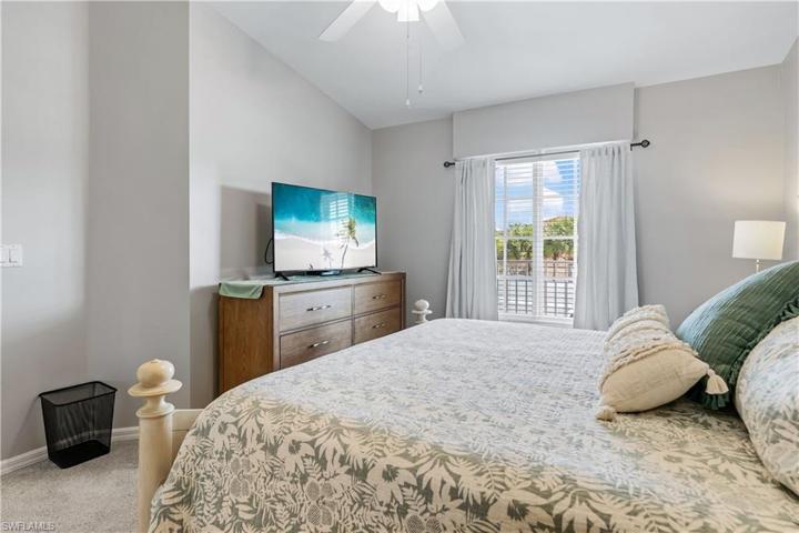 2865 Cypress Trace CIR # 202, NAPLES FL 34119