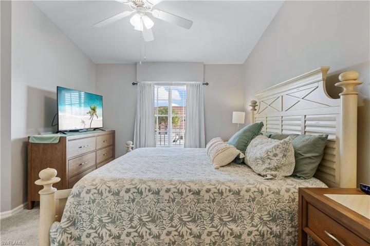 2865 Cypress Trace CIR # 202, NAPLES FL 34119