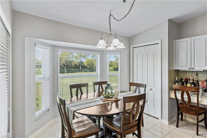 2865 Cypress Trace CIR # 202, NAPLES FL 34119