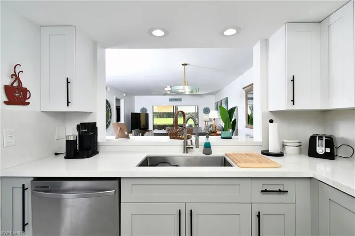 12150 Kelly Sands Way 607, Fort Myers, Florida 33908