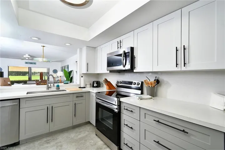 12150 Kelly Sands Way 607, Fort Myers, Florida 33908