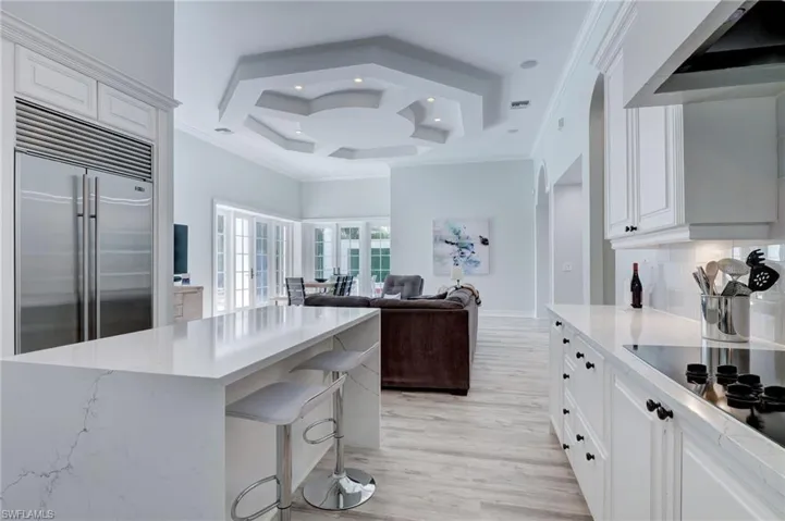 586 S Golf  DR, Naples, FL 34102