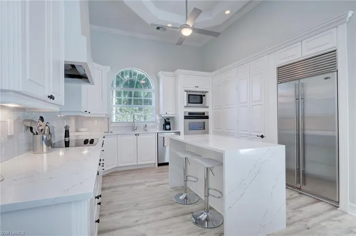 586 S Golf  DR, Naples, FL 34102