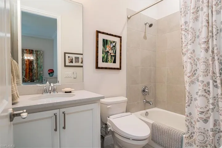 3rd Bedroom En-Suite Bath