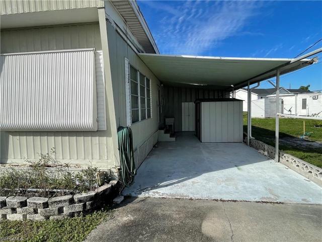 123  Flame  LN, North Fort Myers, FL 33917