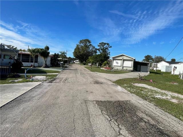 123  Flame  LN, North Fort Myers, FL 33917